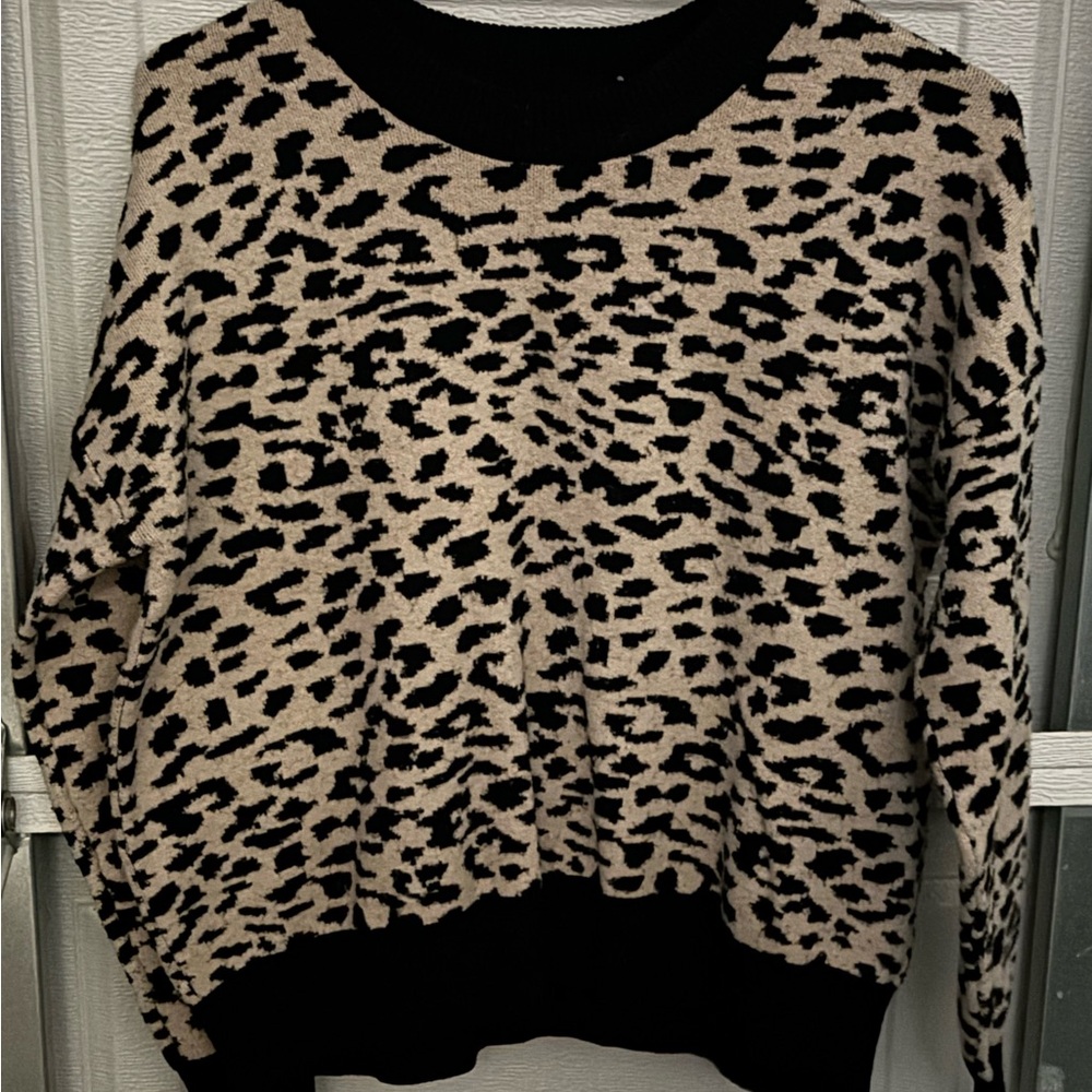 Tahari Black and Tan Leopard Print Sweater (NWOT)